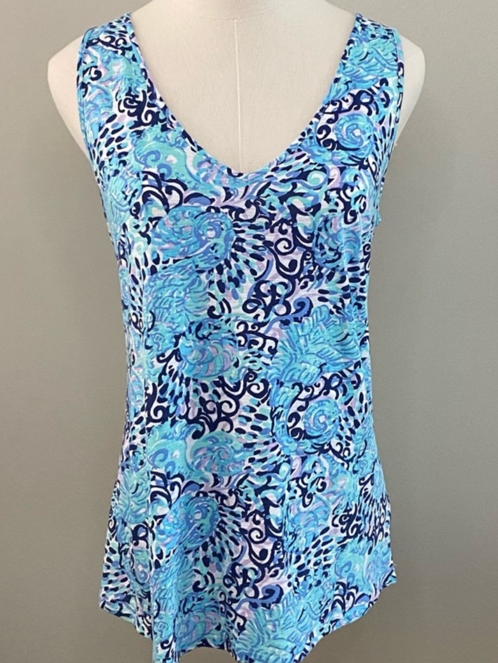 Lilly Pulitzer Blue Multi Print V-Neck Sleeveless Tank